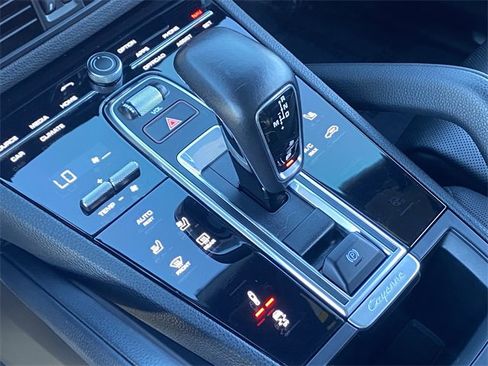 Used 2022 Porsche Cayenne S image 16