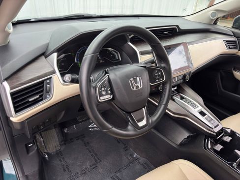 Used 2018 Honda Clarity Touring image 12