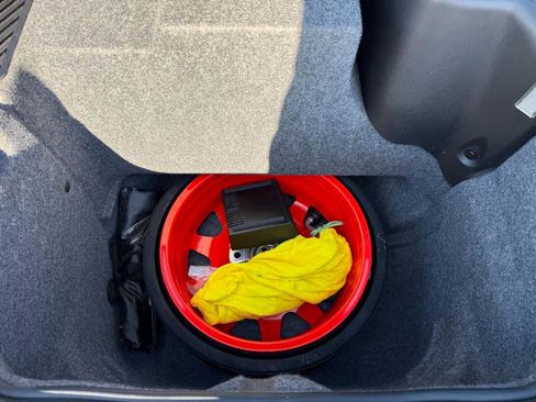 Used 2000 Porsche 911 Carrera 4 image 67