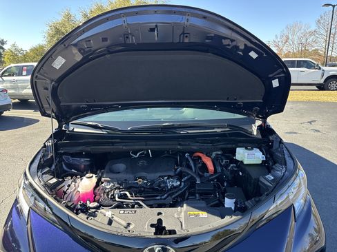 New 2026 Toyota Sienna XSE image 44