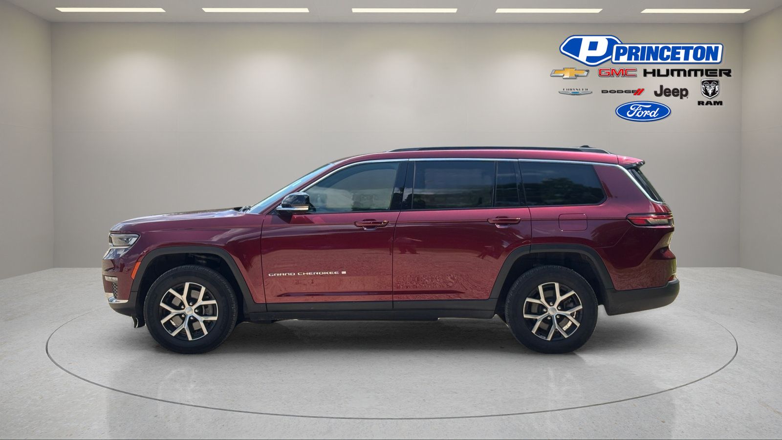 Used 2024 Jeep Grand Cherokee L Limited AWD/4WD image 4
