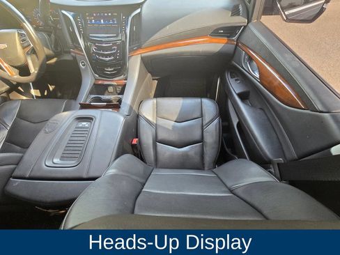 Used 2019 Cadillac Escalade Luxury w/ LPO, Radiant Package AWD/4WD image 17