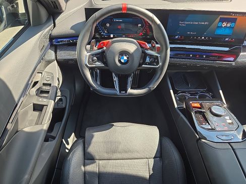 Used 2025 BMW M5 w/ Executive Package image 12