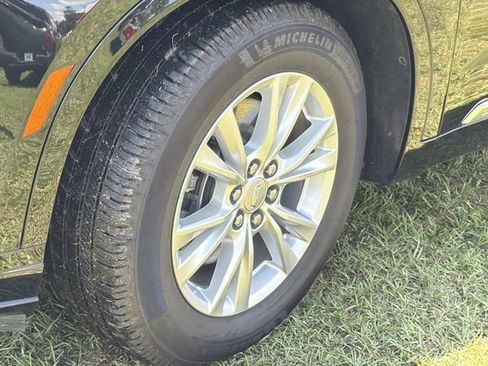 Used 2023 Cadillac XT6 Luxury FWD image 16
