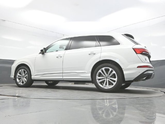 Used 2025 Audi Q7 3.0T Premium Plus AWD/4WD image 35