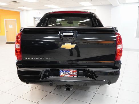 Used 2013 Chevrolet Avalanche LT w/ Suspension Package, Off-Road image 9