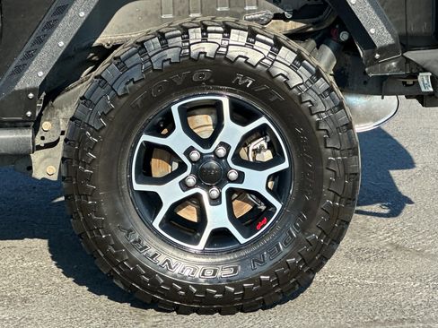 Used 2022 Jeep Wrangler Rubicon image 25