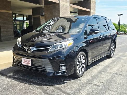 Used 2019 Toyota Sienna Limited Premium AWD/4WD image 3