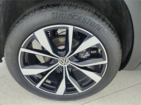 Used 2024 Volkswagen Atlas Cross Sport SEL Premium R-Line image 62