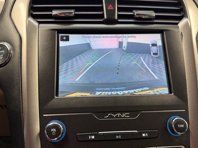 Used 2019 Ford Fusion SE FWD image 25
