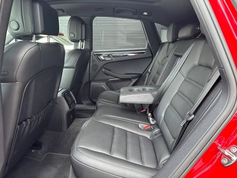 Certified 2026 Porsche Macan Turbo AWD/4WD image 7