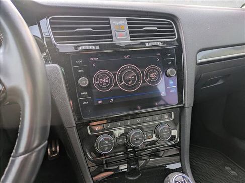 Used 2018 Volkswagen Golf 4-Door image 12