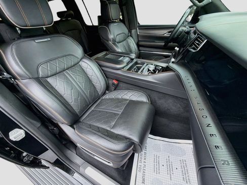 Used 2023 Jeep Grand Wagoneer Series III w/ Rear Seat Video Group 1 AWD/4WD image 15