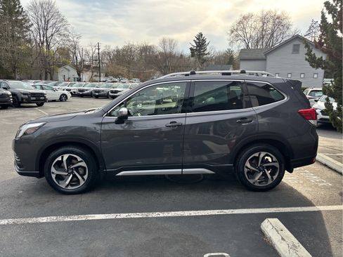 Used 2023 Subaru Forester Touring image 7