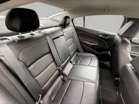 Used 2018 Chevrolet Cruze Premier image 27