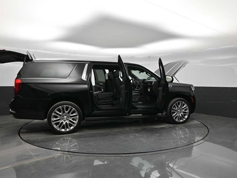 New 2026 GMC Yukon XL Denali w/ Denali Reserve Package AWD/4WD image 42