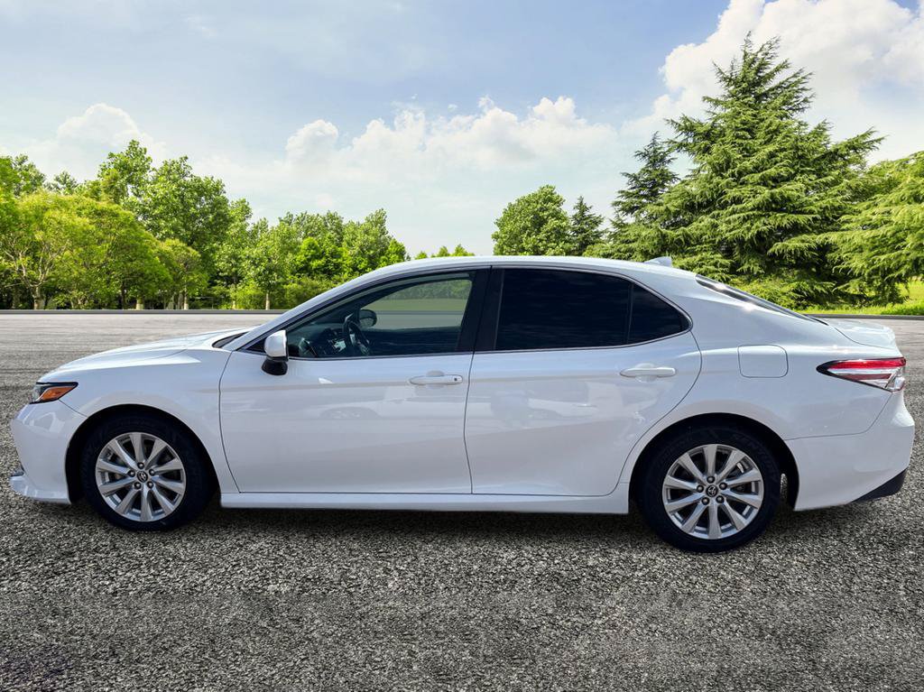 Used 2019 Toyota Camry LE FWD image 4