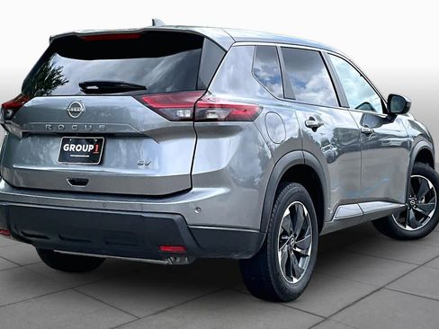 Used 2024 Nissan Rogue SV image 12