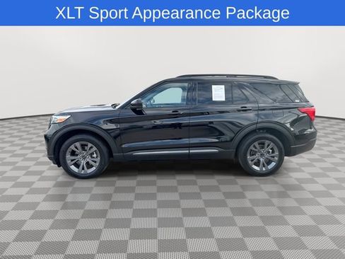 Used 2023 Ford Explorer XLT w/ Equipment Group 202A image 6