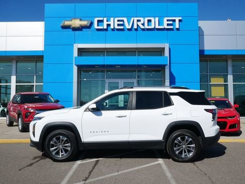 Used 2025 Chevrolet Equinox LT w/ Convenience Package II AWD/4WD image 4