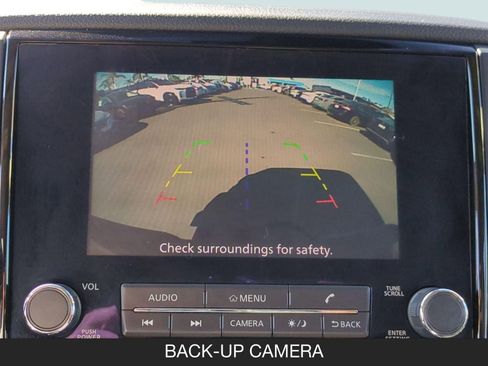 Used 2024 Nissan Titan SV w/ SV Convenience Package image 18