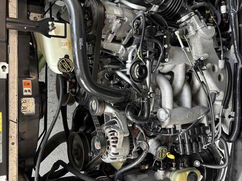 Used 2003 Ford Mustang Deluxe RWD image 33