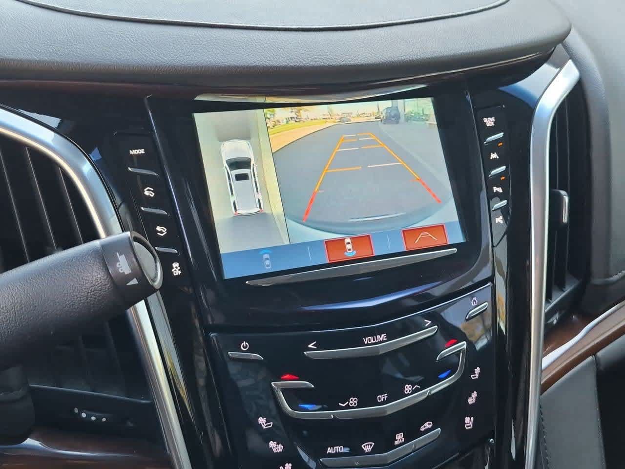 Used 2020 Cadillac Escalade Luxury AWD/4WD image 32