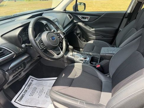 Used 2023 Subaru Forester Premium AWD/4WD image 9