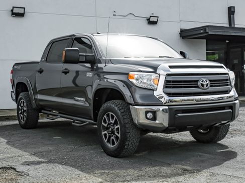 Used 2014 Toyota Tundra SR5 w/ TRD Off Road Package image 7
