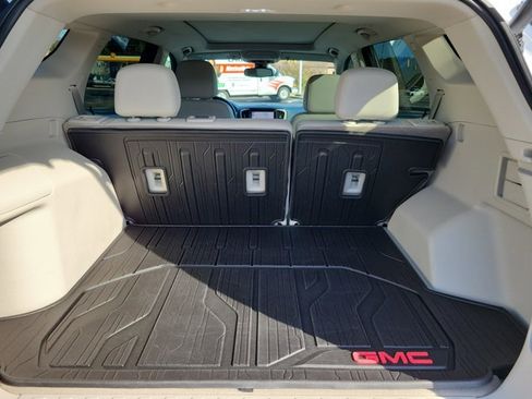 Used 2022 GMC Terrain Denali image 8