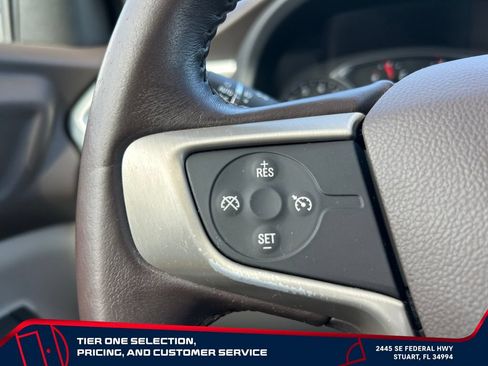 Used 2020 GMC Acadia SLT FWD image 19