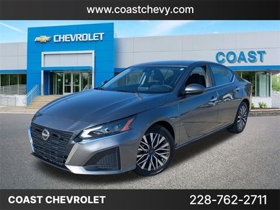 Used 2023 Nissan Altima 2.5 SV