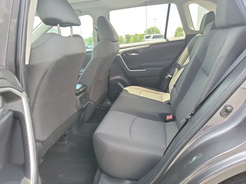 Certified 2022 Toyota RAV4 XLE w/ Convenience Package FWD image 13