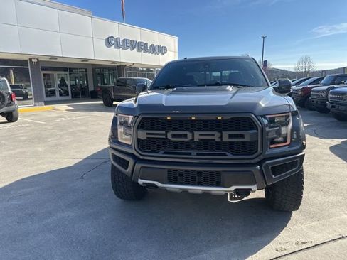 Used 2018 Ford F150 Raptor w/ Equipment Group 802A Luxury image 4
