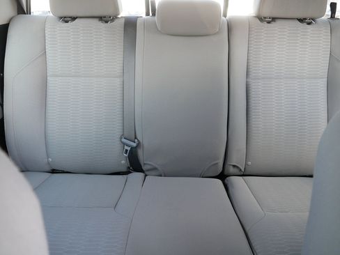 Used 2019 Toyota Tacoma SR5 AWD/4WD image 13