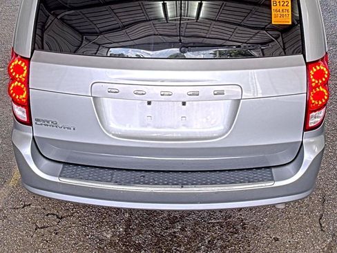 Used 2017 Dodge Grand Caravan SE w/ Power Window Group FWD image 6