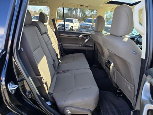 Used 2021 Lexus GX 460 Premium w/ Premium Package image 12