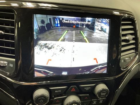 Used 2021 Jeep Grand Cherokee High Altitude image 24