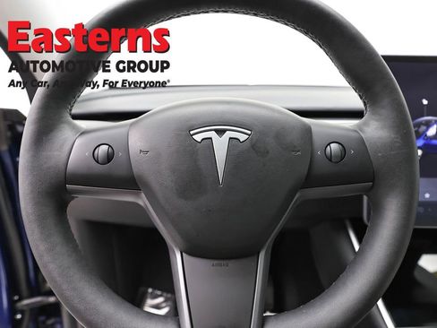 Used 2021 Tesla Model Y Long Range image 10