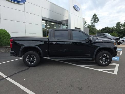Used 2025 Chevrolet Silverado 1500 ZR2 w/ Technology Package AWD/4WD image 8