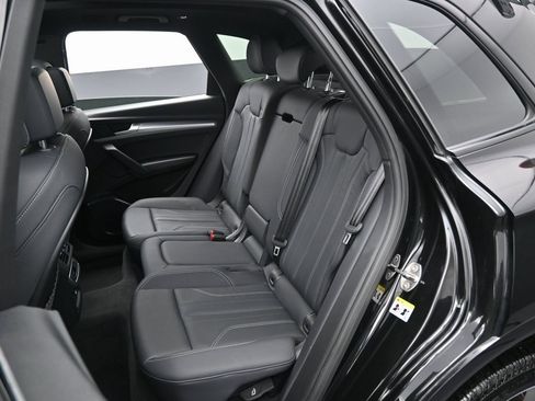 Used 2025 Audi Q5 2.0T Premium image 31