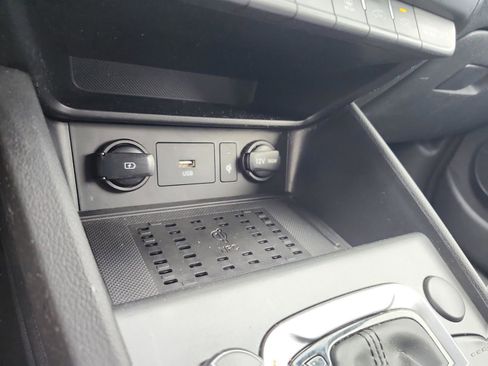 Certified 2022 Hyundai Kona Limited FWD image 27