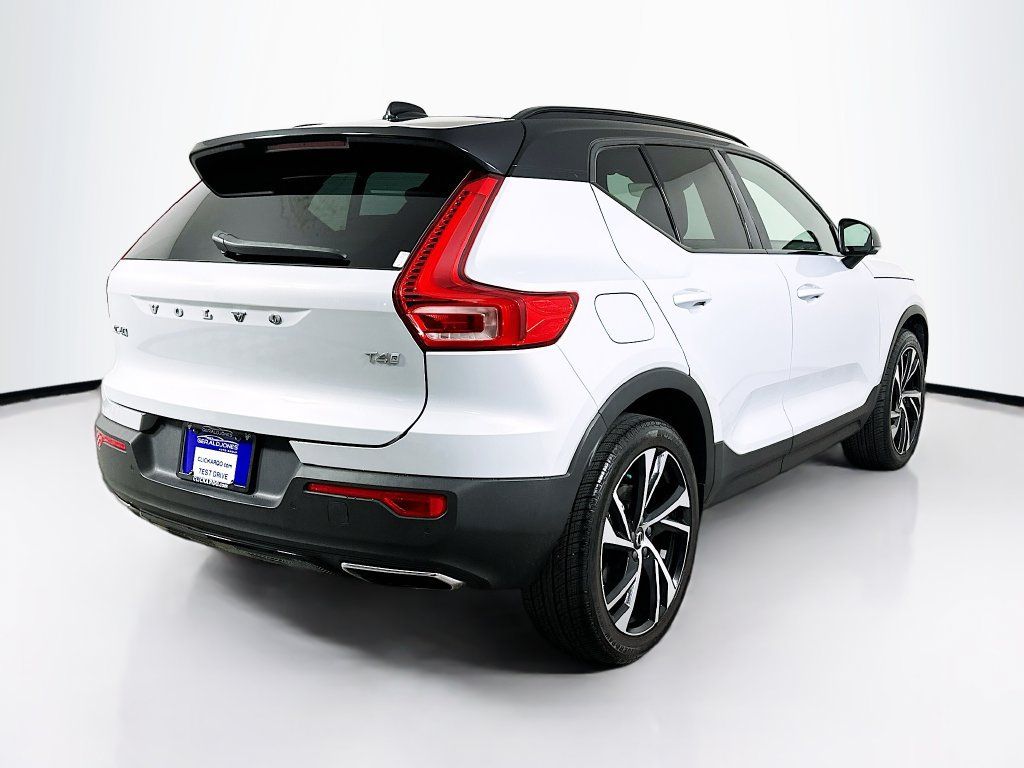 Used 2020 Volvo XC40 T4 R-Design w/ Protection Package Premier FWD image 7