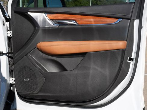 Certified 2023 Cadillac XT5 Premium Luxury w/ LPO, Floor Liner Package image 27