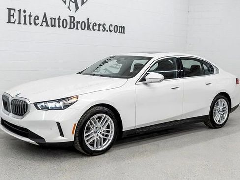 Used 2025 BMW 530i xDrive image 41