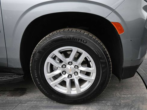 Used 2024 Chevrolet Suburban LT image 10