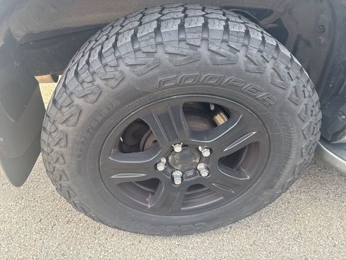 Used 2016 Toyota Sequoia Limited w/ Safety & Convenience Package image 10