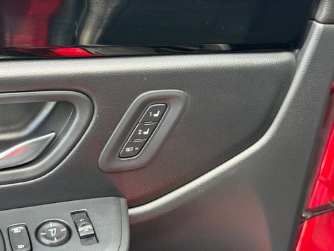Used 2025 Honda Pilot Touring image 15