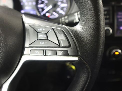 Used 2018 Nissan Rogue S image 15