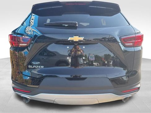 Used 2024 Chevrolet Blazer LT w/ Convenience Package FWD image 6